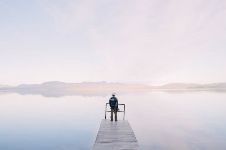 Reaching Out to an Ex After Silence - A Calm Guide to Messaging