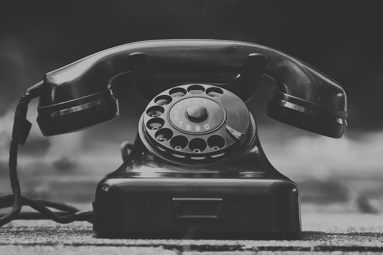 Softening the Silence: How to Understand an Emotionally Distant Partner and Rebuild Connection