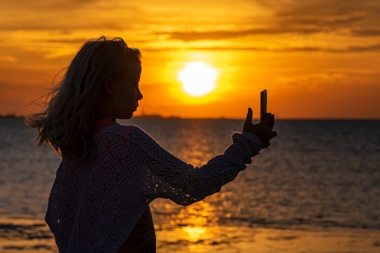 Obsessive Love Disorder: Causes, Red Flags, and Paths to Recovery