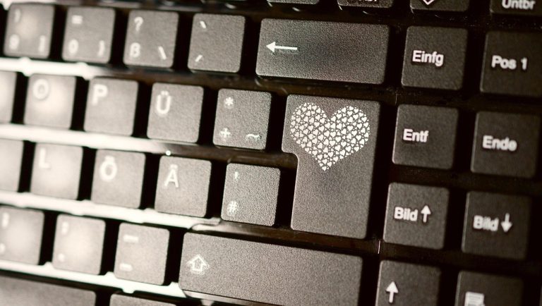 From First Spark to Shared Life: A Modern Map for Dating Phases