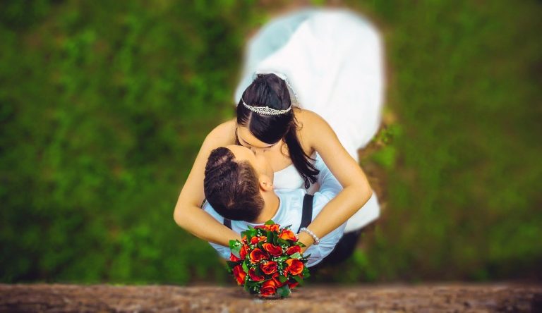 Choosing the Moment to Walk Away From Love