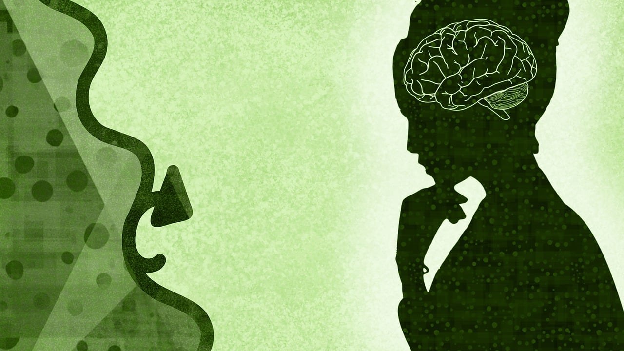 How Showing Affection in Public Can Strengthen Your Relationship
