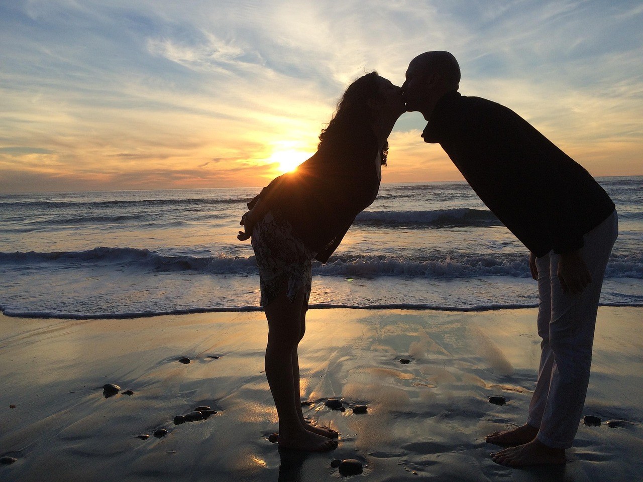 How It Actually Feels to Be in Love - Real-World Signs