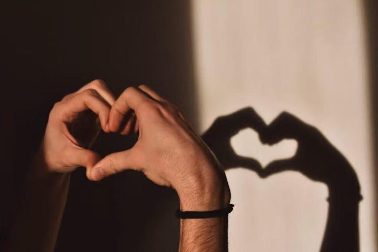 Quiet Signals You’re Falling In Love And What They Really Mean