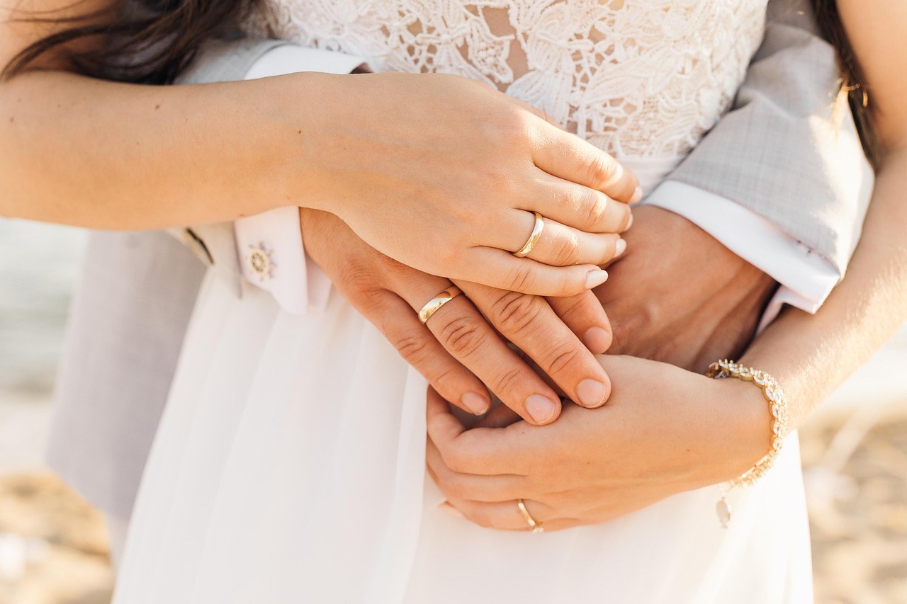 Honeymoon Phase: What It Means, When It Fades, and How to Keep the Spark