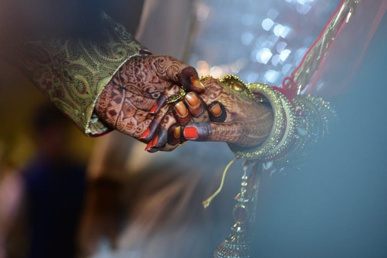 Getting Married Young: A Clear Look at Promise, Pitfalls, and Timing