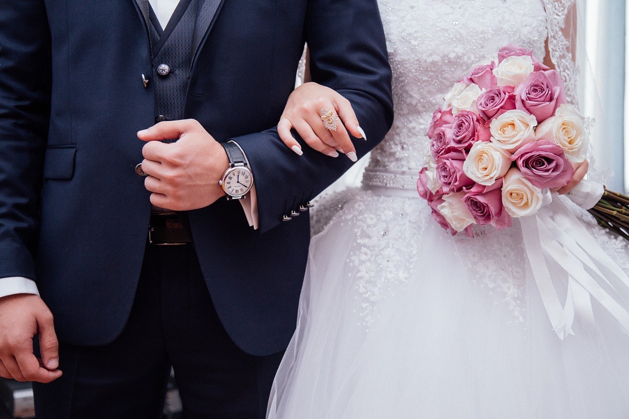 Ways to Show Devotion That Help Real Love Land and Last