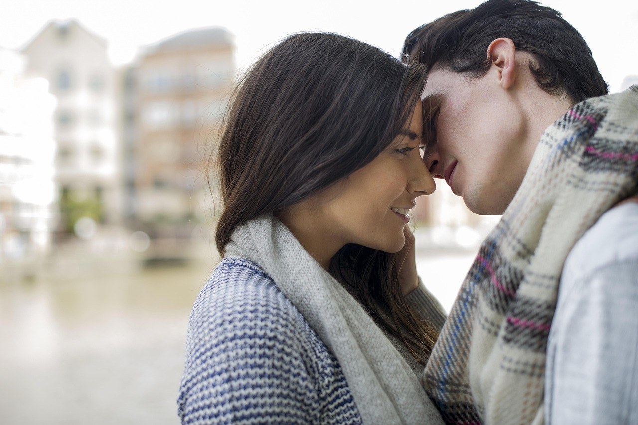 Small Acts, Big Heart: Everyday Ways to Show Deep Love