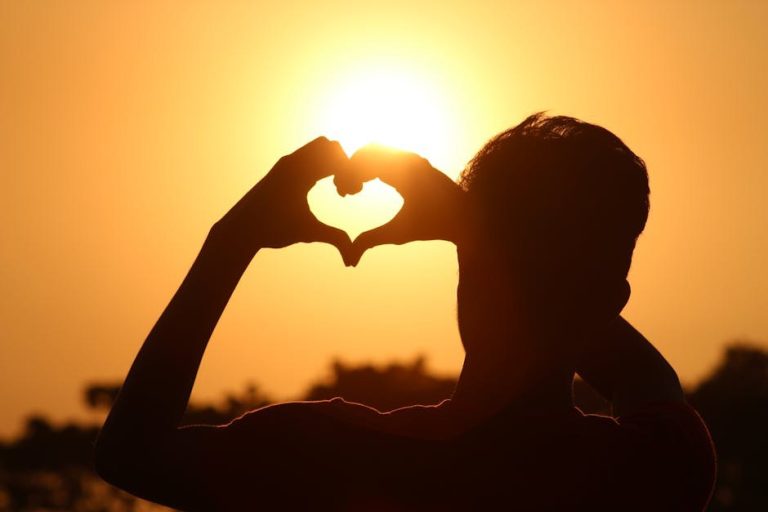 Fresh Conversation Starters to Map Your Romantic Path