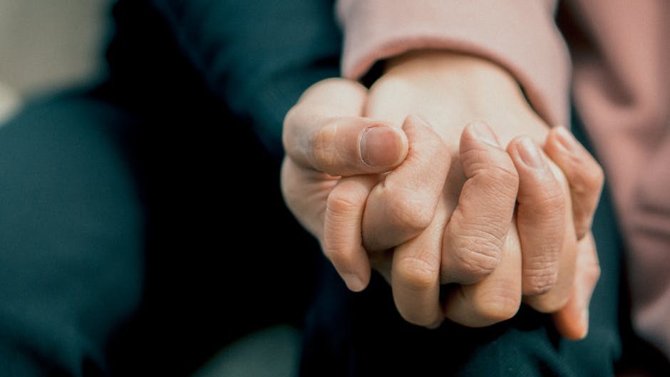 Reading Mixed Signals: How to Spot When Someone Is Leading You On