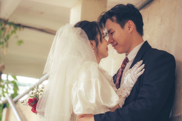 Cohabiting With Your Boyfriend: What to Know Before, During and After the Move