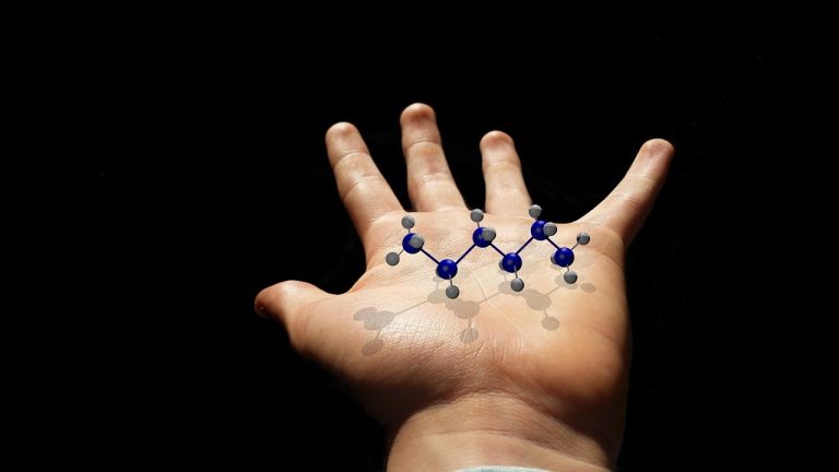 Smart Ways to Start a Conversation With Your Crush and Spark Real Chemistry