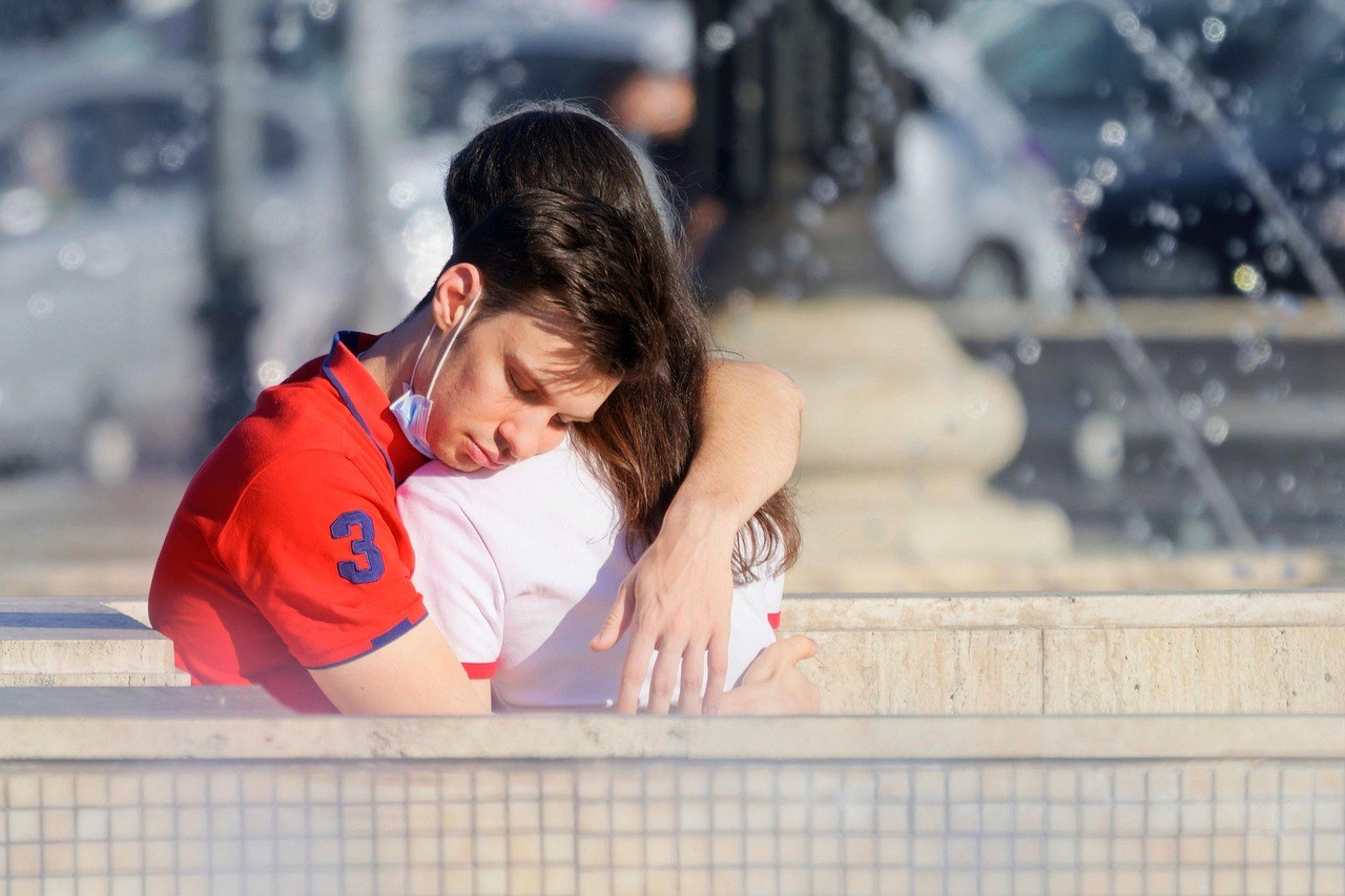 Keep the Spark Alive in Texts and Hold Your Crush’s Attention