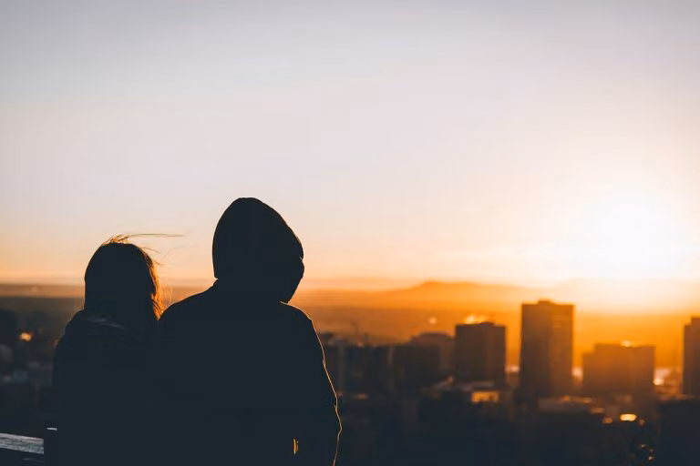 Drop These Worn-Out Dating Myths and Clear Your Head