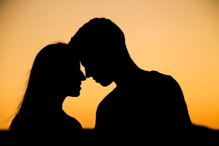 Kissing Decoded: Meanings, Moments, and Smooch Slip-Ups to Skip