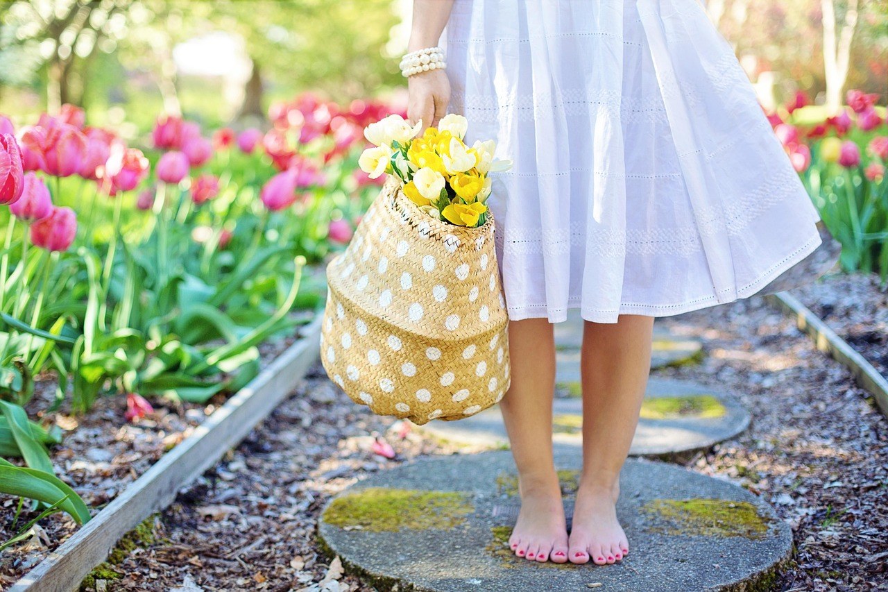 Happily Unattached: Clues You’re Built for a Solo Life