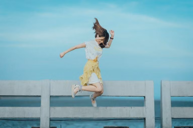 Happily Unattached: Clues You’re Built for a Solo Life