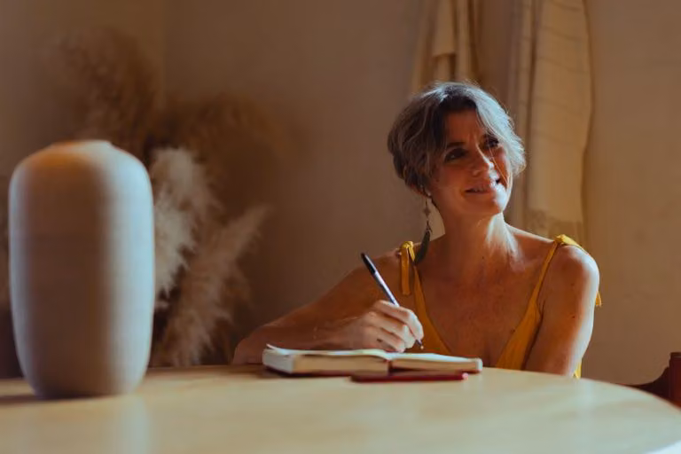 Quiet Meets Bright - A Guide for the Introvert to Date an Extrovert Without Burnout