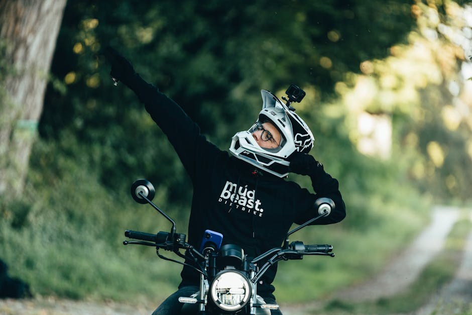 Playful Messages, Cheeky Questions and Saucy Essentials for Texting a Guy