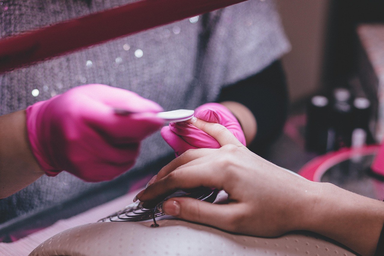 Becoming a Magnetic Seductress: Traits, Tactics, and the Why Behind the Allure