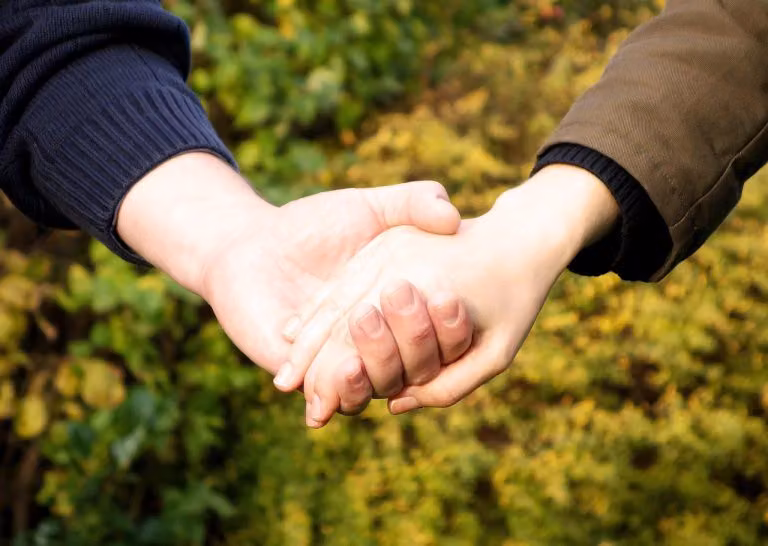 Text Your Way Into a Date Without the Awkwardness