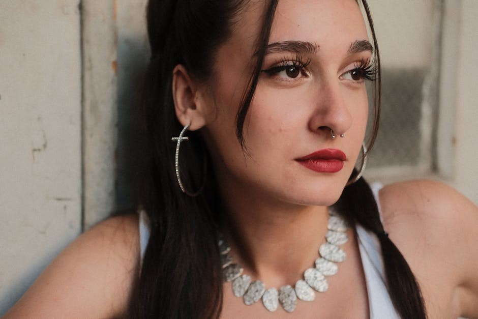 Charm Him With Confident Conversation: Ways to Win His Interest