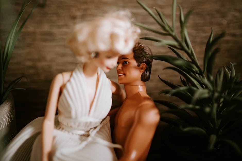 Reading the Room: How to Recognize Orientation Cues and Navigate Love with Care