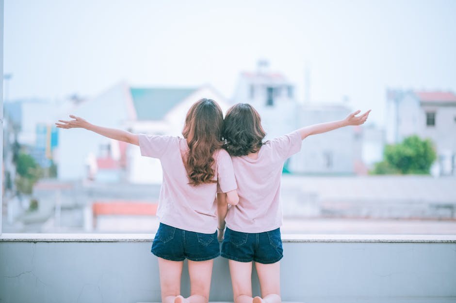 What Draws Men to Petite Women - And How to Spot If You’re His Type
