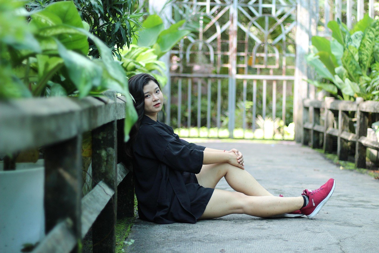 How to Ask If He’s Dating Around - Telltale Clues and What to Say