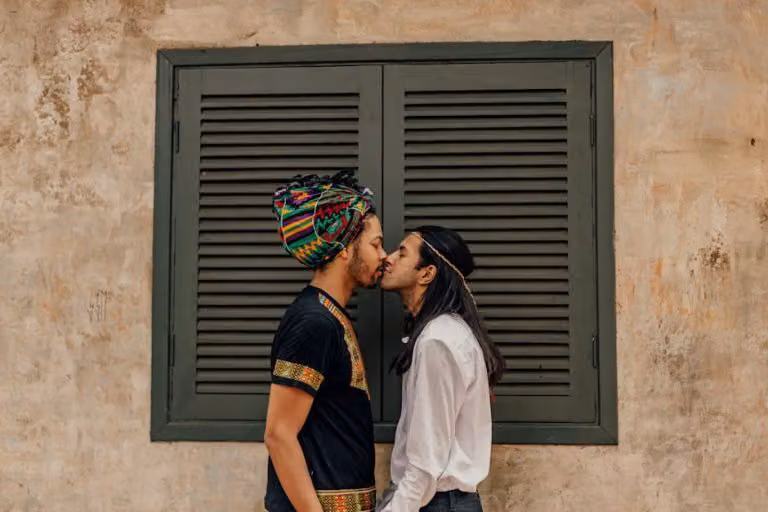 When Men Don’t Make a Move - Practical Ways to Appear Inviting