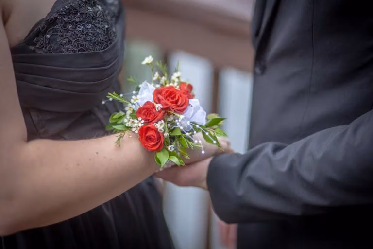 Drawing the Line with a Guy Friend: Signs He’s Overstepping and How to Reset