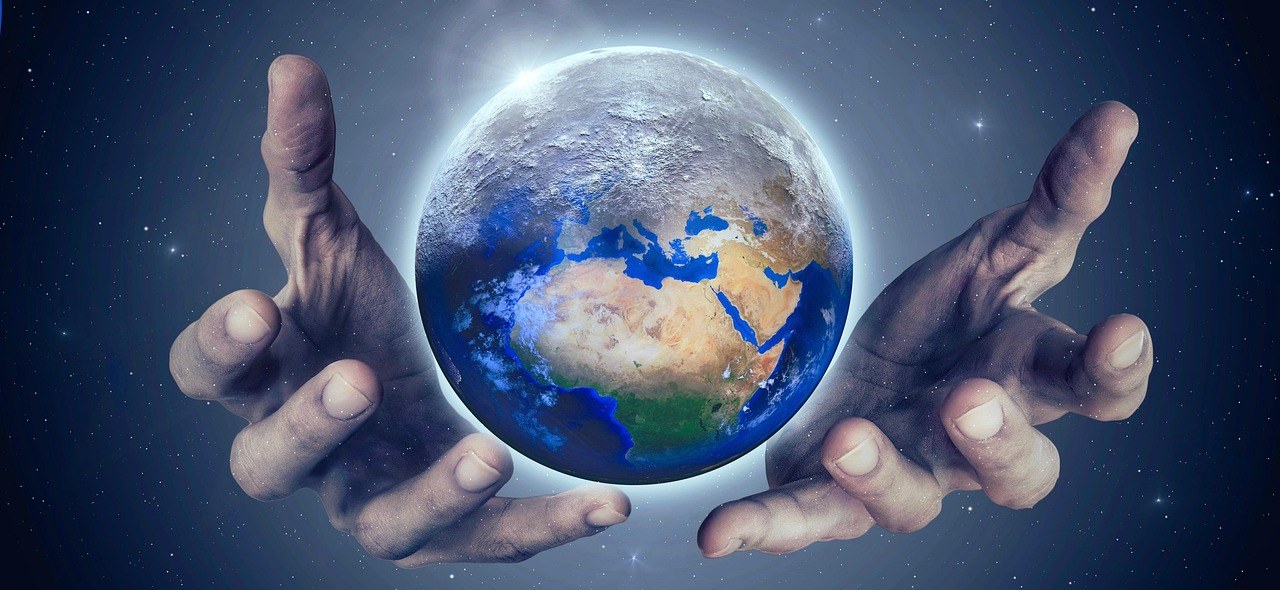 Clues He Hides His Feelings While Falling for You