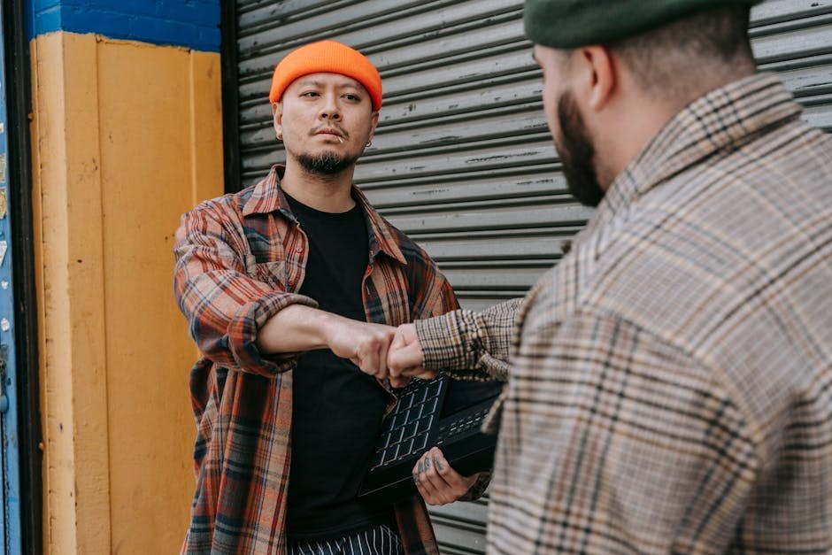 Overly Attached Boyfriend: Clear Clues, Why He’s Hooked & Ways to Help