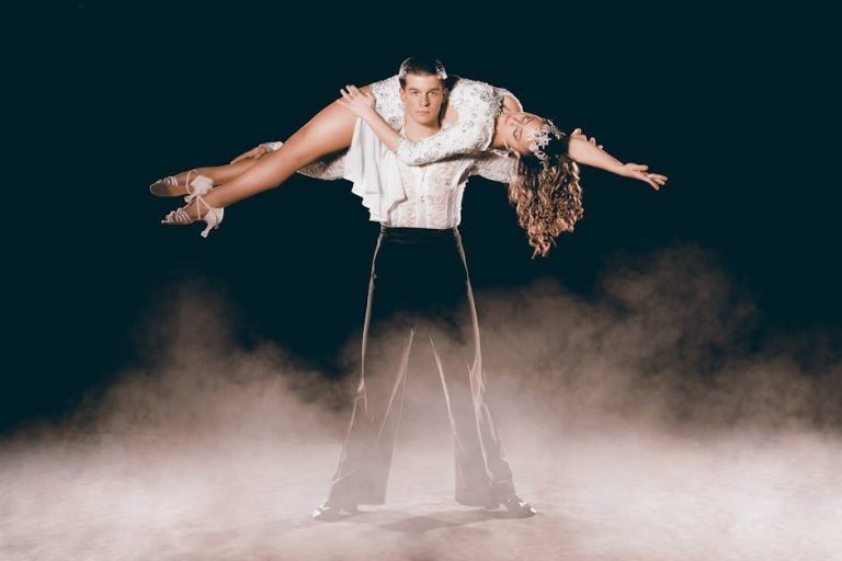 Magnetic Partner: Seductive Ways to Become His Dream Woman