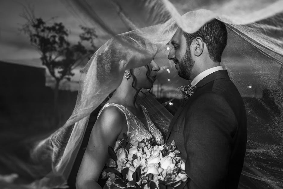 Clear Signals He’s Into You Over Text and Ready to Go Deeper