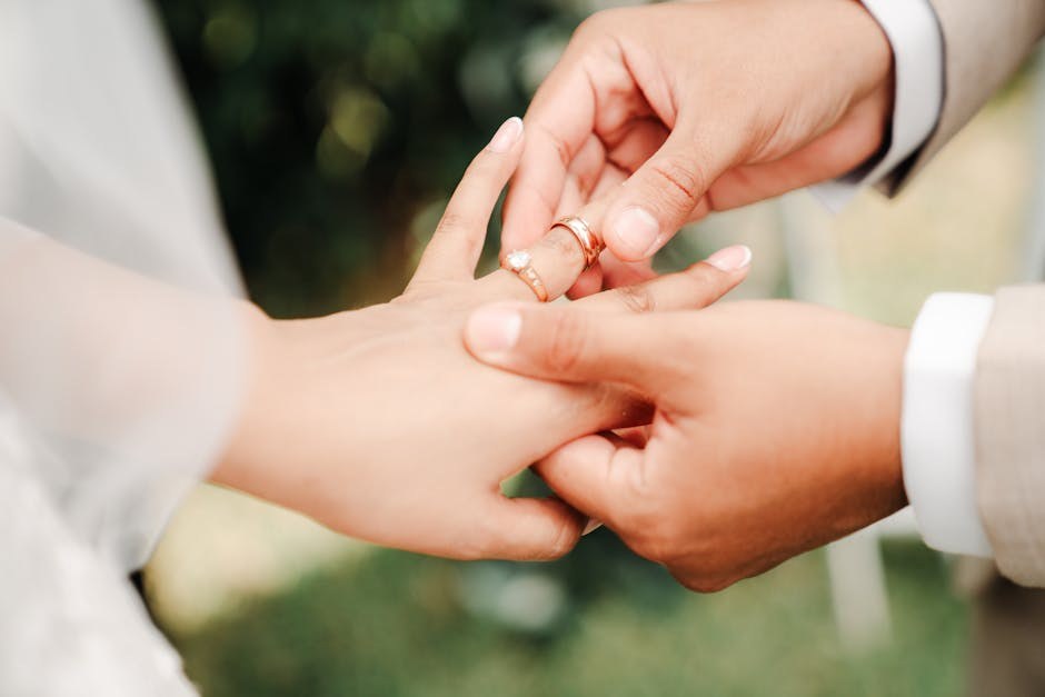 Clear Signals He’s Into You Over Text and Ready to Go Deeper