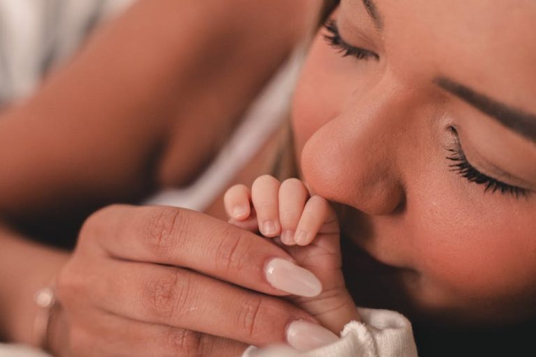 Red Flags That Show Your Partner Isn’t Worth Your Trust