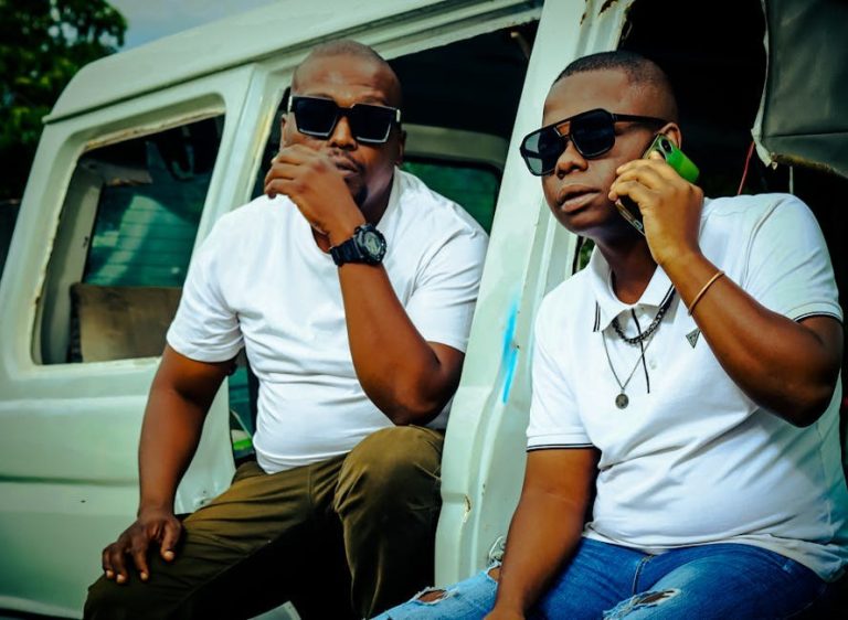 Reading His Body Language Before a First Kiss