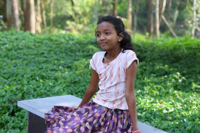 Flirty Signals That Spark His Interest Without Giving It All Away