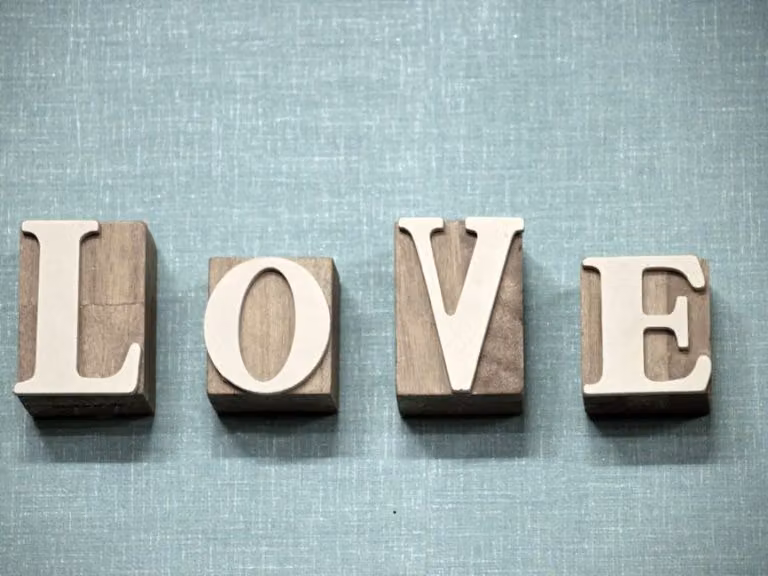 Cultivating Emotional Independence Beyond Boyfriend-Centered Living