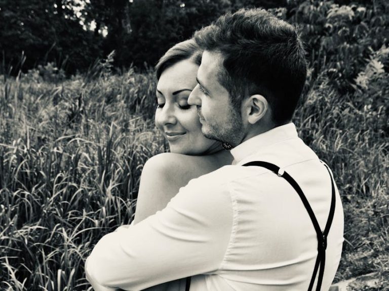 How to Stay Grounded When His Messages Disappear