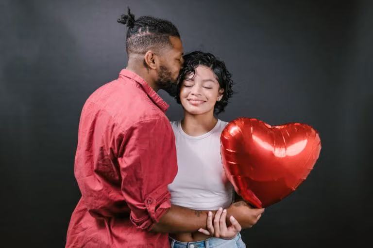 He Replies Quickly but Never Texts First: What It Signals
